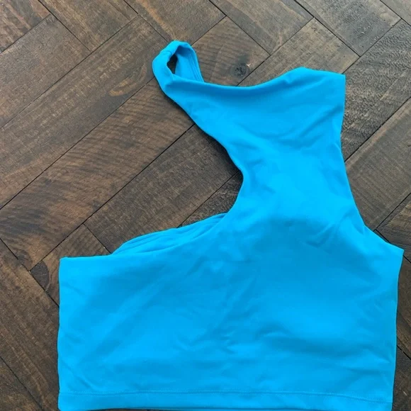 Gently used bright blue one shoulder sports bra for yoga or working out medium - Picture 3 of 3